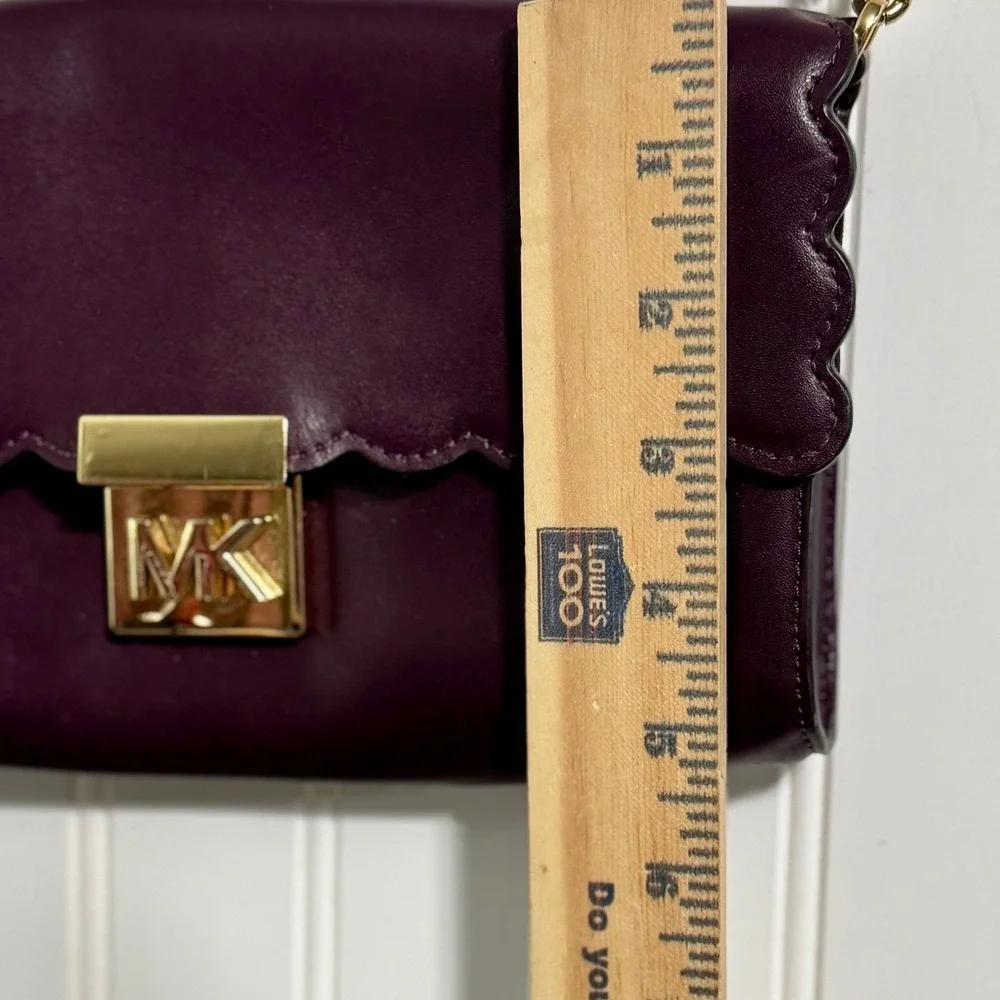 Michael Kors Womens Mott Scalloped Crossbody Bag Merlot Burgundy Leather Gold MK - Picture 2 of 11